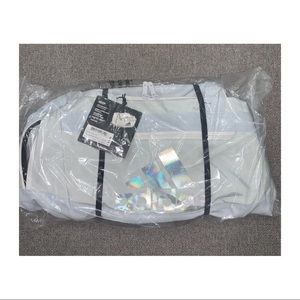 Womens Denfender IV DUFFLE